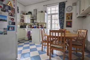 Kitchen- click for photo gallery